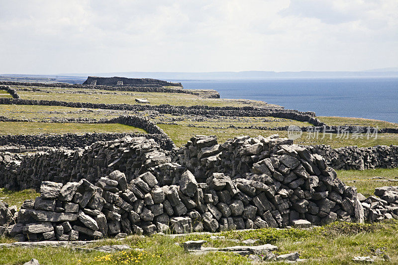 爱尔兰：阿兰群岛 Inis Mor 上的 Dun Aengus 堡